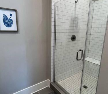 Commonwealth Apartment | Modern 1BD Studio Apt in Plaza Midwood with Community Pool