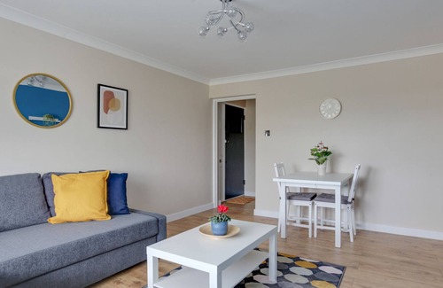 Harlow Apartment | Modern 1BR Gem: Stylish Flat in Harlow