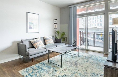 Reston Apartment | Modern 1BR Near Microsoft HQ + Parking + Pets OK