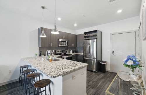 McKinney Apartment | Modern 1BR near TPC Golf | Free Parking & Wifi