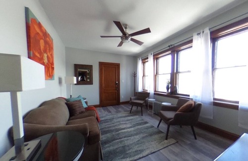 Whiting Apartment | Modern 2-bed — 5 min from the beach!