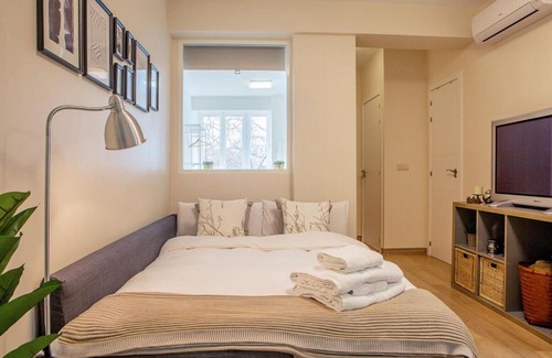 Ciudad Lineal Apartment | Modern 2 Bed Apartment near Las Ventas