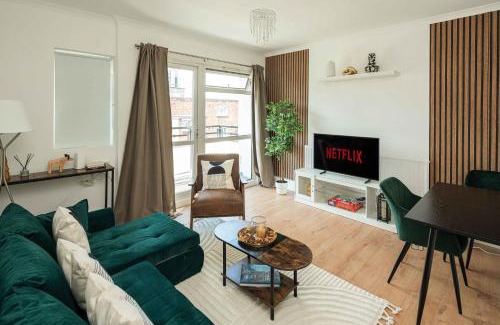 Vauxhall Apartment | Modern 2-Bed Apartment with Superfast Wi-Fi Near Vauxhall & Nine Elms Stations