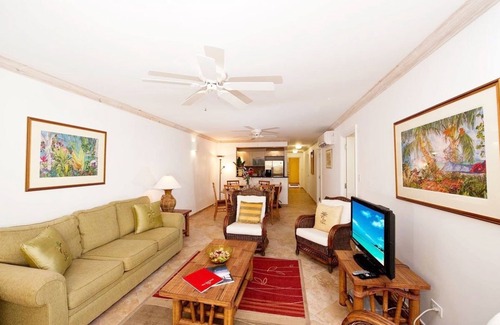 St. Lawrence Gap Apartment | Modern 2-bed Apt Near Beach In St. Lawrence Gap 2 Bedroom Apts by Bluescape