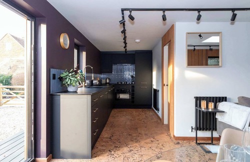 West Wittering Cabin | Modern 2-Bed Cabin Near West Wittering Beach