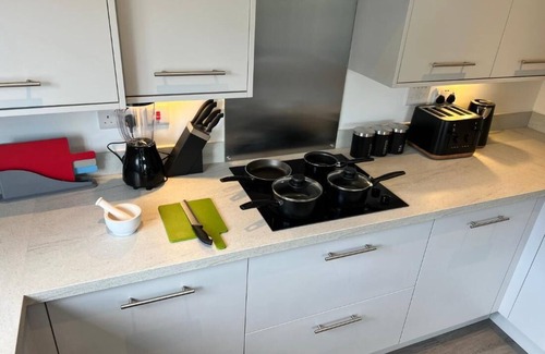 Sittingbourne Apartment | Modern 2 Bedroom Apartment