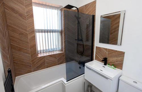 Bolton Apartment | Modern 2 Bedroom Apartment in Bolton