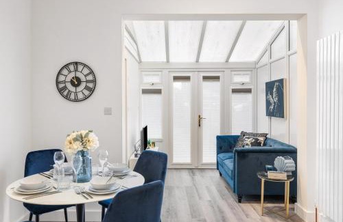 Brent Cross Apartment | Modern 2 Bedroom APT 3 min walk to Tube station