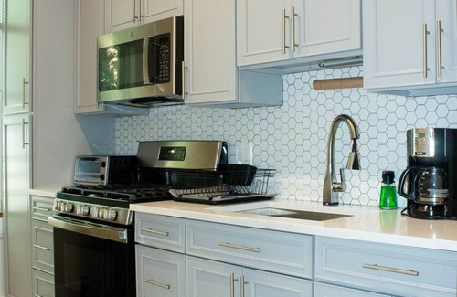 East New York House | Modern 2 Bedroom Complex In Brooklyn