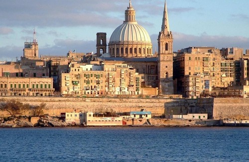Gzira Apartment | Modern 2 Bedroom Maisonette in Central Sliema