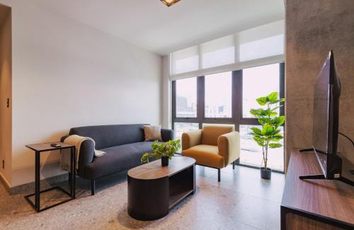 Miguel Hidalgo Apartment | Modern 2-BR Retreat w Gym & Pool VIATO HOMES