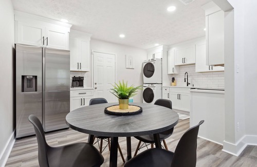 Athens House | Modern 2 King Bed Duplex home near UGA
