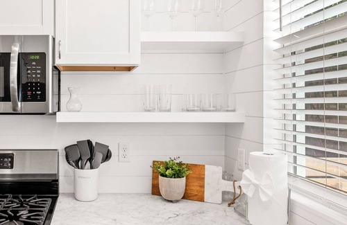 Downtown Charleston House | Modern 2b/2.5b | Downtown w/Parking - Ideal for Long Stays