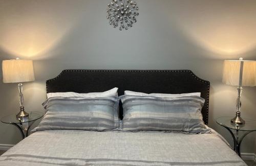 Kitchener Apartment | Modern 2BR, 2 king beds, close to Hwy