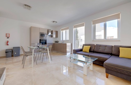 Swieqi Apartment | Modern 2BR Apartment in Central St Julian's