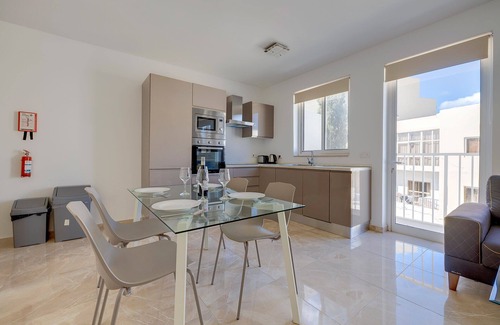 Swieqi Apartment | Modern 2BR Apartment in Central St Julian's
