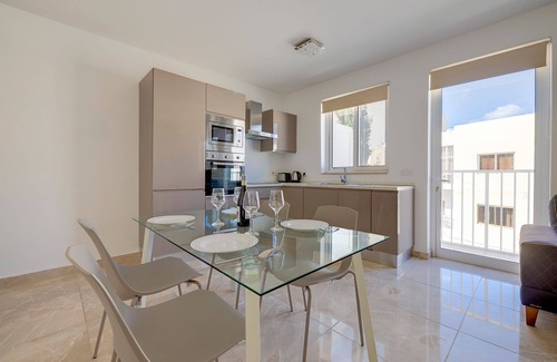 Swieqi Apartment | Modern 2BR Apartment in Central St Julian's
