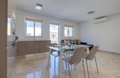 Swieqi Apartment | Modern 2BR Apartment in Central St Julian's