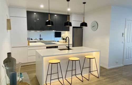 Templestowe Apartment | *Modern 2BR APT - BBQ/Pool/Sauna/WiFi