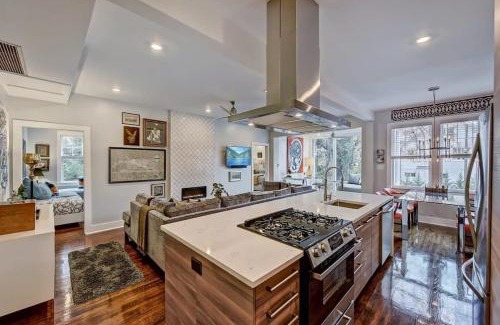Cherry House | Modern 2BR Condo with Sunroom near Uptown
