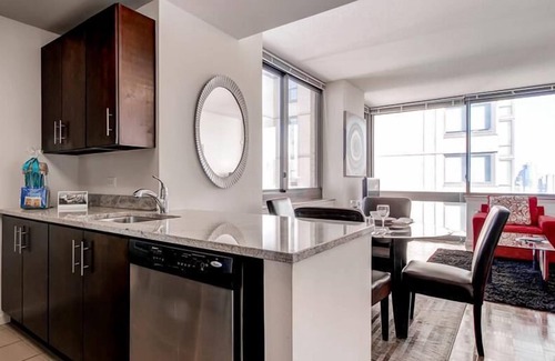 Hudson Exchange Apartment | Modern 2BR | Fully Equipped Kitchen | Near PATH by GLS