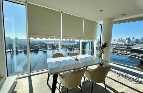 Docklands Apartment | Modern 2BR, Near O2, Ideal for Work & Leisure