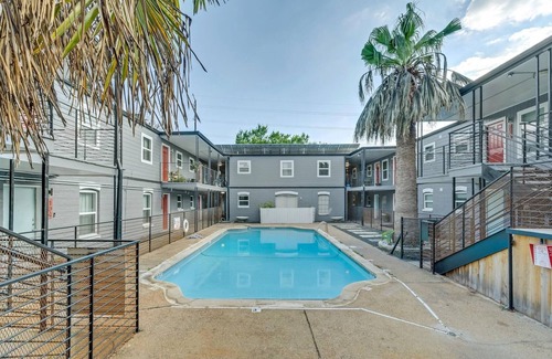 Hyde Park Apartment | Modern 2BR Near UT Hyde Park Evonify