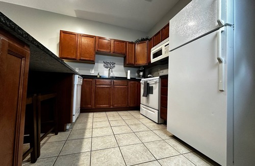Johnson City House | Modern 2BR Townhome with Garage & Amenities!