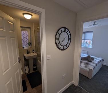 Stockton-on-Tees House | Modern 2BR with Parking - Great for Contractors and Relocators - Long Stay Rates