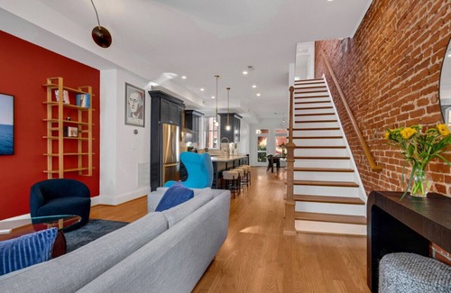Truxton Circle House | Modern 3 Bed Luxe Rowhome w Patio ideal for Groups