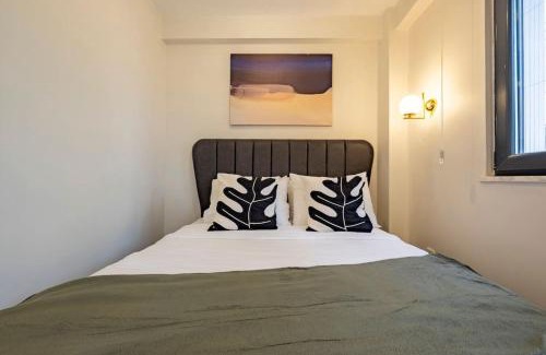 Cihangir Apartment | Modern 3-Bedroom Duplex with Two Balconies, 2BA