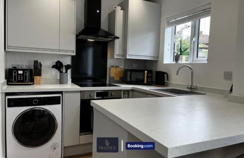 Oxford Villa | Modern 3 Bedroom House By Tranquil Ventures Short Lets & Serviced Accommodation Botley With Free Parking