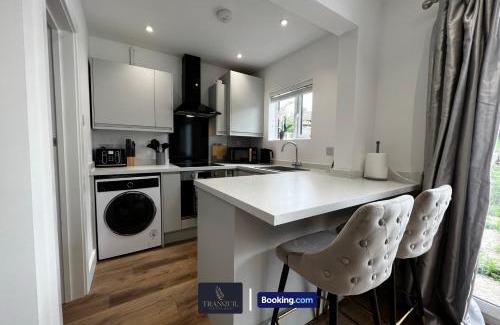 Oxford Villa | Modern 3 Bedroom House By Tranquil Ventures Short Lets & Serviced Accommodation Botley With Free Parking