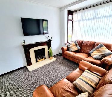 Castlereagh Apartment | Modern 3 bedroom house close to the city centre