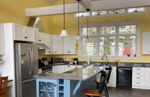 Round Pond House | Modern 3BR, 3BA with Amazing Open Atlantic View