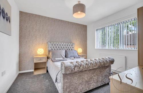 West Bromwich House | Modern 3BR Home in 9 Anson Rd Near Sandwell Hospital with Garden and Free Parking