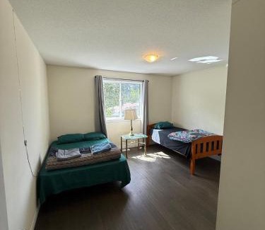 Welland House | Modern 3BR Home Near Niagara Falls & Welland Canal