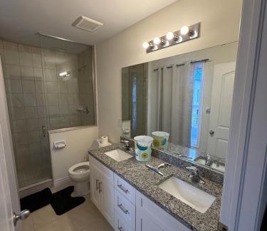 Welland House | Modern 3BR Home Near Niagara Falls & Welland Canal