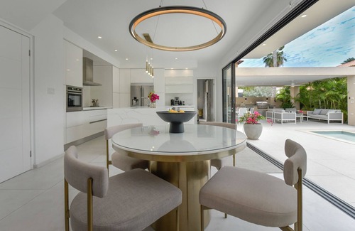 Gold Coast House | Modern 3BR home with PRIVATE POOL at Gold Coast Villas