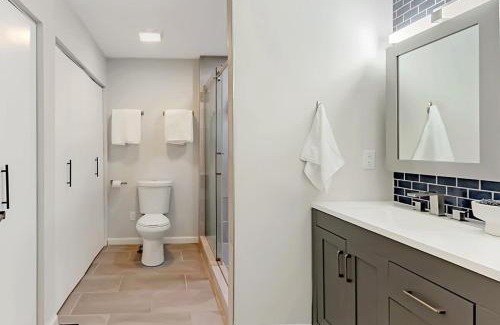 Park Forest Village House | Modern 3BR With Big Kitchen & TV Rm