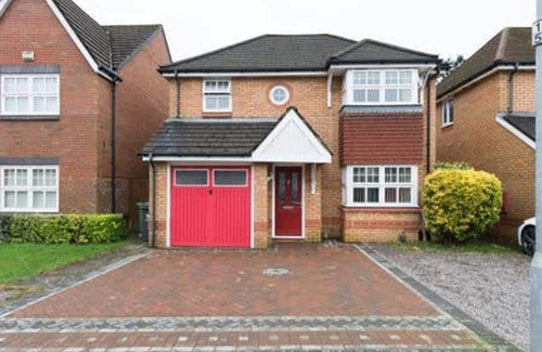 Ely House | Modern 4 Bedroom Detached House in Cardiff