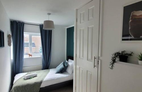 Newcastle-upon-Tyne House | Modern 4 Bedroom House