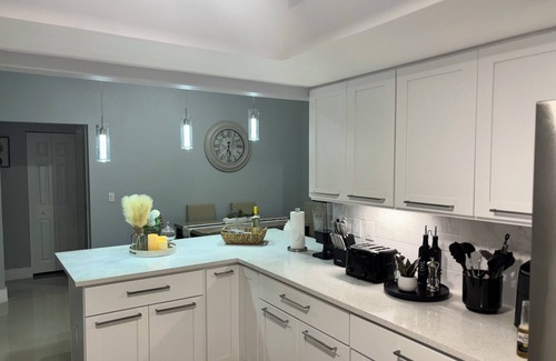 Lake Sarasota House | Modern 4-bedroom house with Heated Pool and Outdoor Firepit in Sarasota.