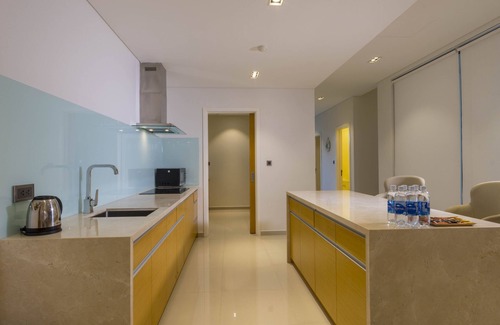 Ngu Hanh Son Villa | Modern 4 BR villa-golf view for family
