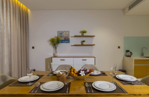 Ngu Hanh Son Villa | Modern 4 BR villa-golf view for family
