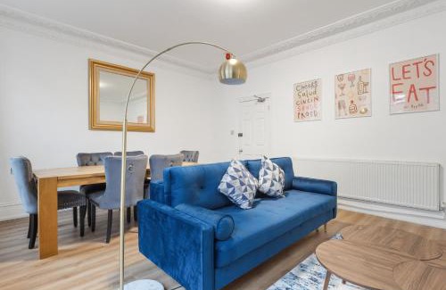 Town Apartment | Modern 5-Bedroom Fulham Flat - Sleeps 12