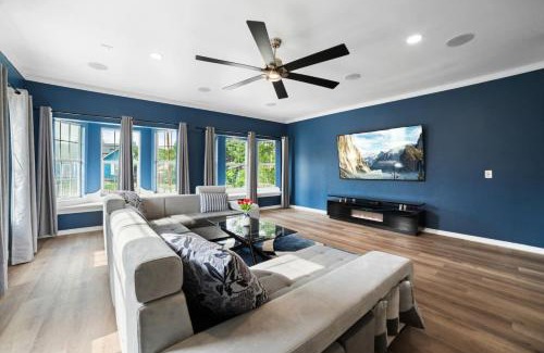Pecan Valley House | Modern 5 BR with Pool and Games