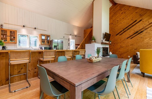 Stratton Mountain House | Modern 5BR VT home minutes to Stratton w/Sauna