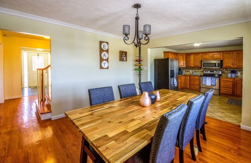 Gouldsboro House | "Modern 6BR Pocono Lake View Home Near Attractions W Balcony”