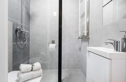 Gorce Apartment | Modern 70m Apartment With Private Garden Metro